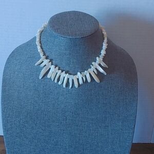 💚MOTHER OF PEARL CHOKER NECKLACE